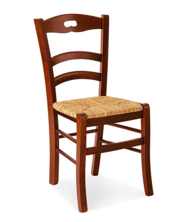 Sedia con seduta in paglia in arte povera, sedie da cucina con seduta in paglia. sedie in legno realizzate con la migliore qualità offrendo stabilità di seduta.