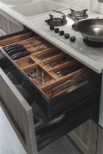 evo-cucina-melissa-cassetti-dotati-di-portaposate